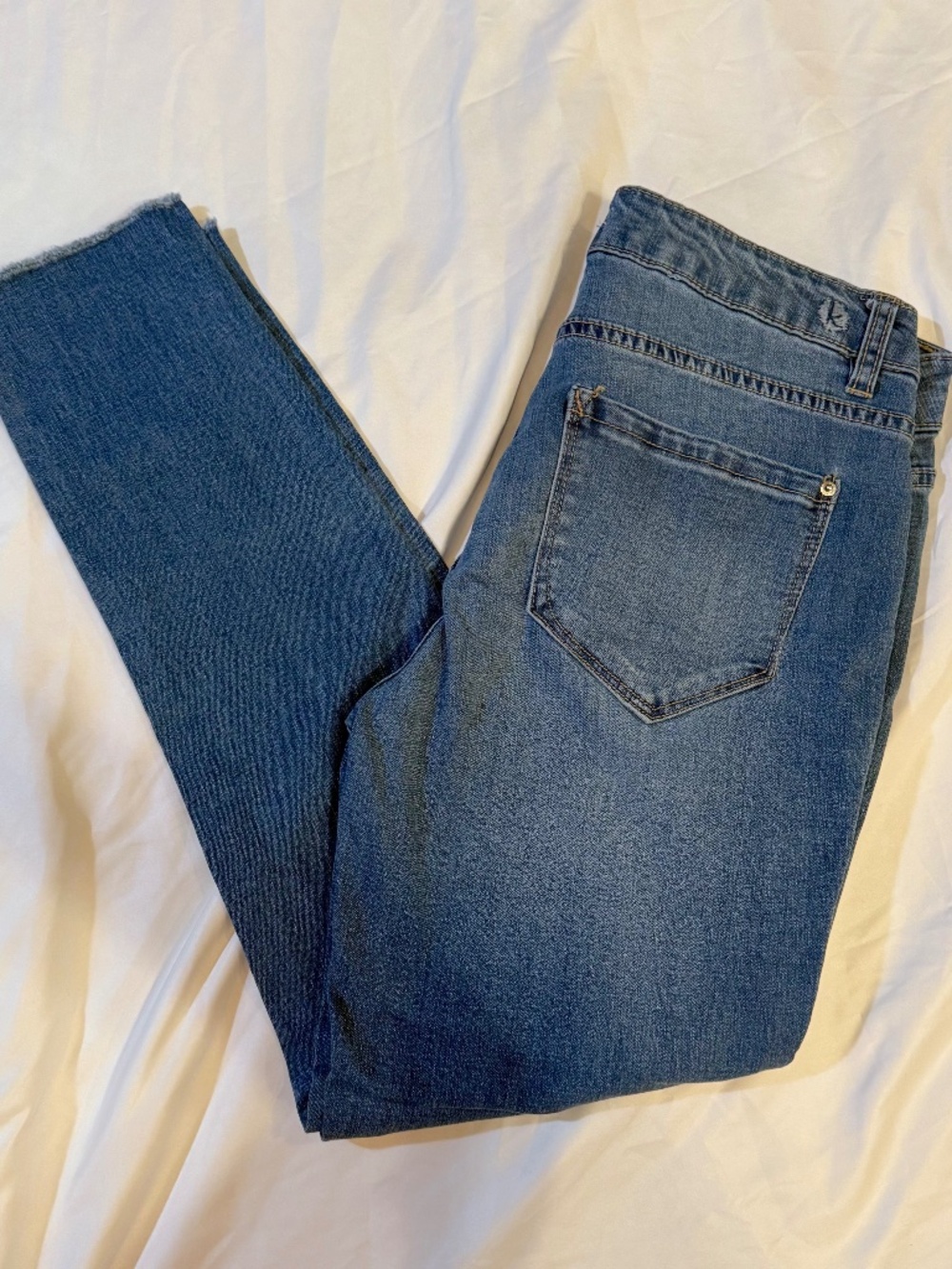 Kensie Jeans Style efm01117x św 1049750, skinny distressed hem 6/28